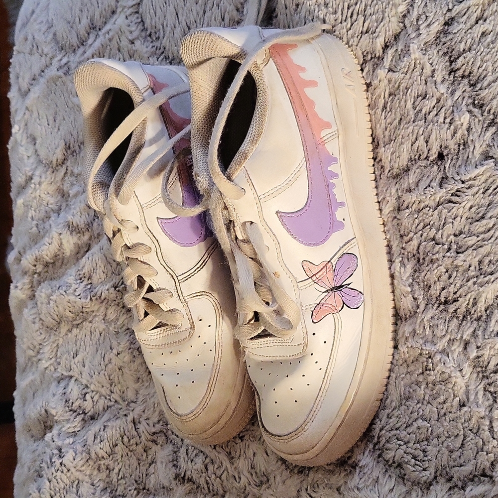 Nike White and Purple Athletic Shoes